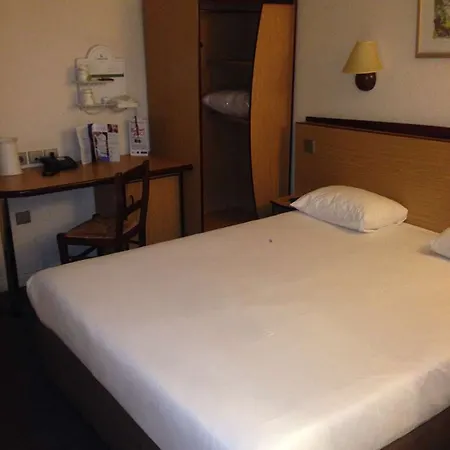 Hotel Campanile 2*