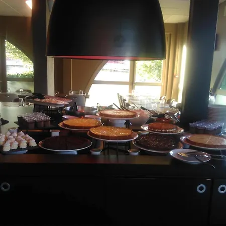 Hotel Campanile Livry-Gargan