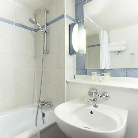 Hotel Campanile 2*
